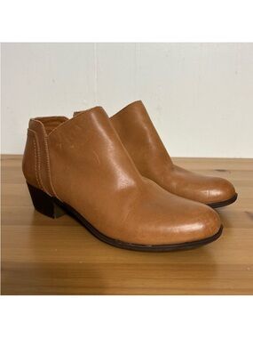 Lucky Brand Barlina Ankle Booties Tan Leather Almond Toe Short Block Heel Zip 8M